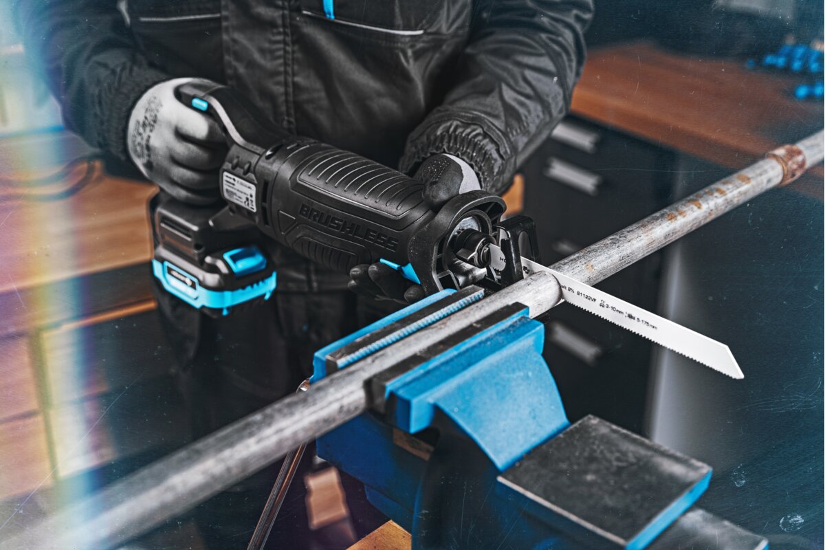 Hogert CORDLESS BRUSHLESS RECIPROCATING SAW 18V