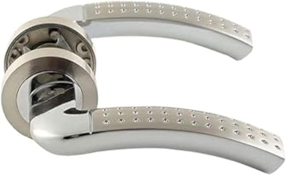 مقبض قفل الباب منقط 