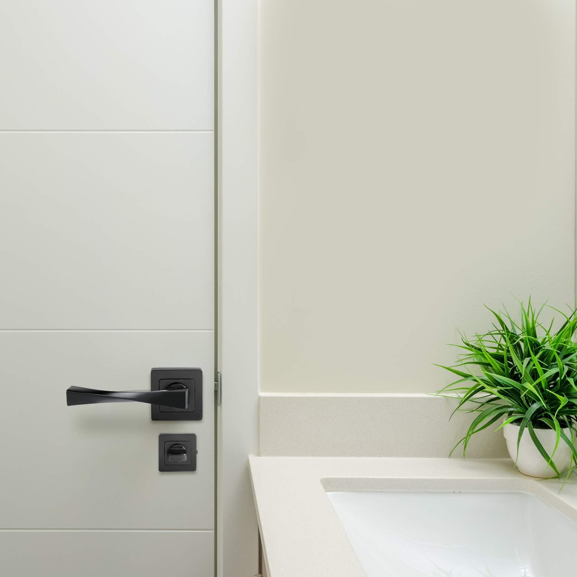 مقبض باب Yale Verona باللون الأسود غير اللامع الأنيق والعصري