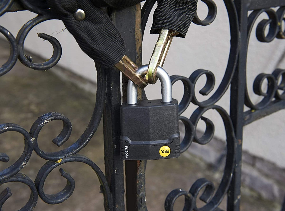 قفل Yale Y227/55/126/1 عالي الأمان ومقاوم للعوامل الجوية ومضاد للقطع، مقاس 55 مم، عبوة من قطعة واحدة، مناسب للاستخدام في الهواء الطلق 