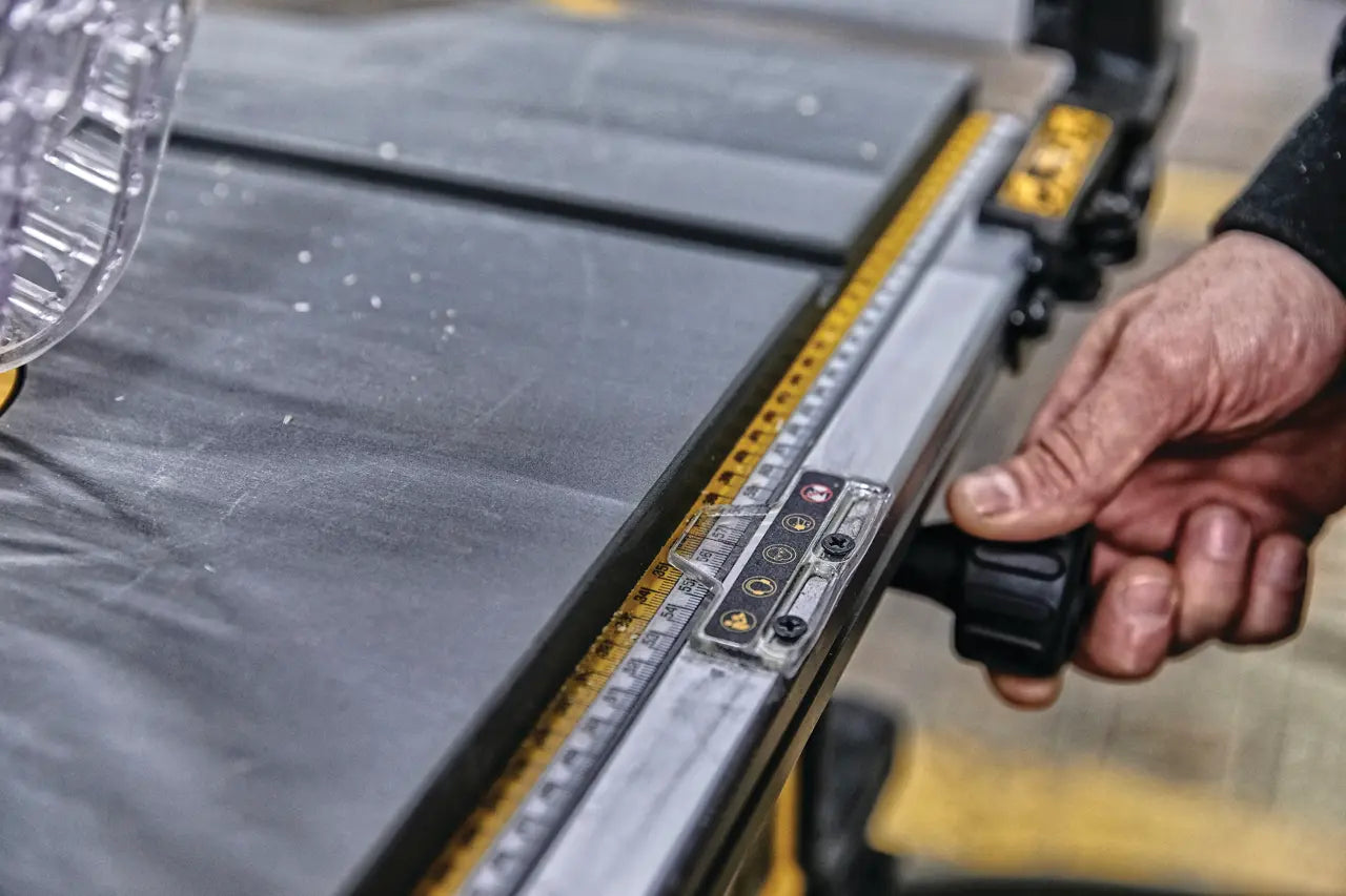 Dewalt Table Saw 250mm 2000W DWE7492-QS
