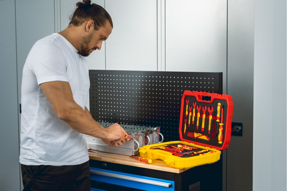 Hogert Insulated tool set 1000 V, 25 pcs.