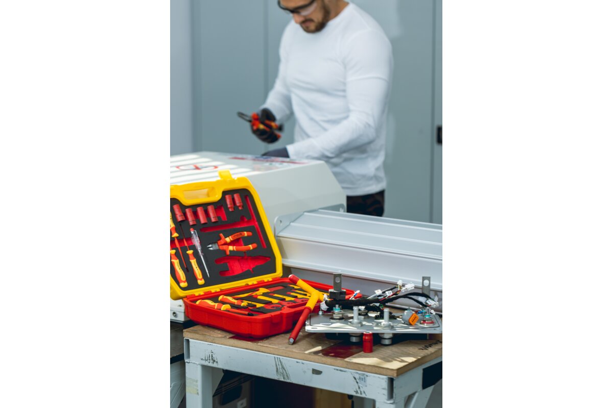 Hogert Insulated tool set 1000 V, 25 pcs.