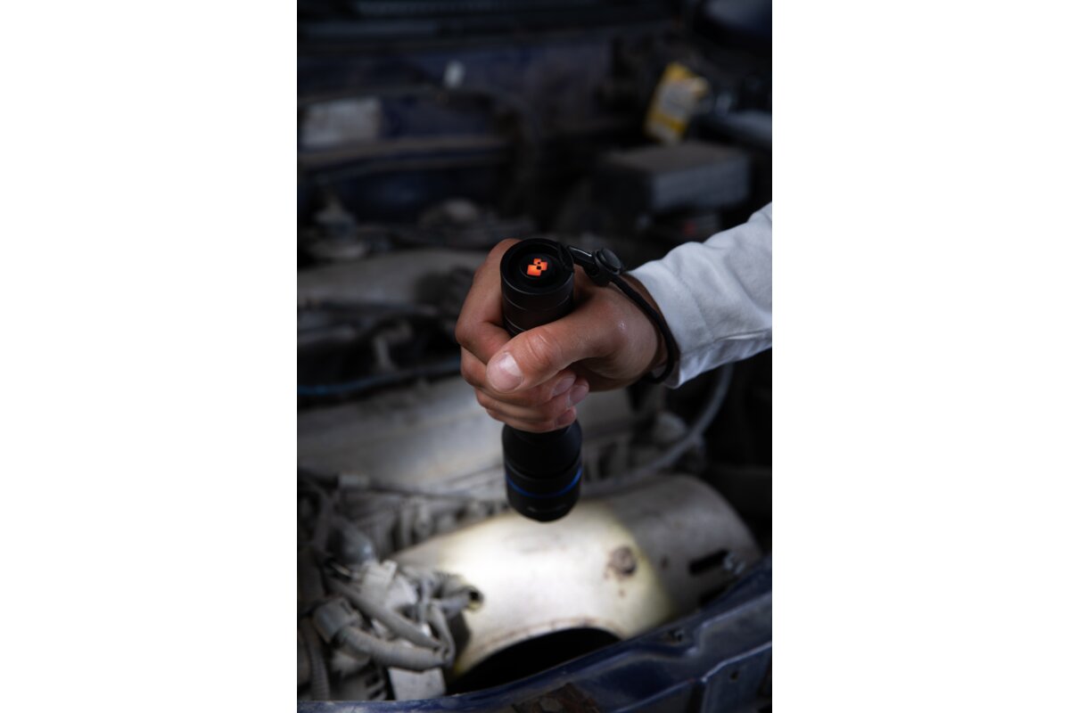 Hogert Flashlight 3100 lm