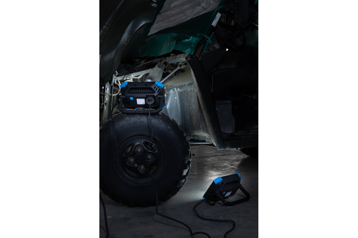 Hogert Portable construction floodlight, 3200 lm