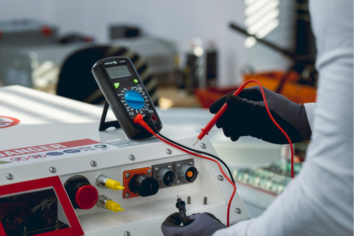 Hogert Digital universal multimeter