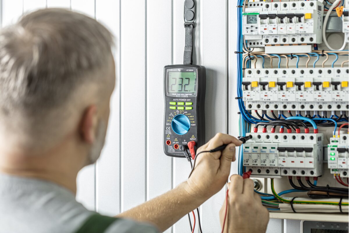 Hogert Digital universal multimeter