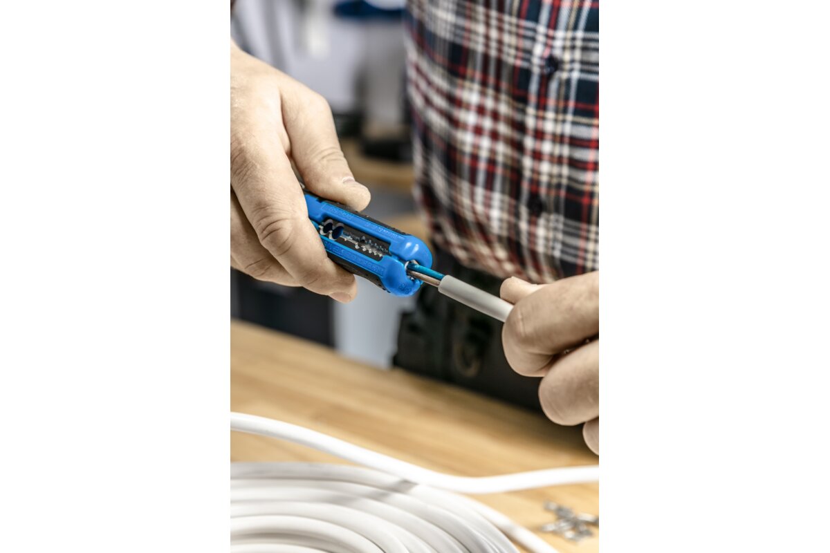 Wire stripper  0.5-6.0 mm2