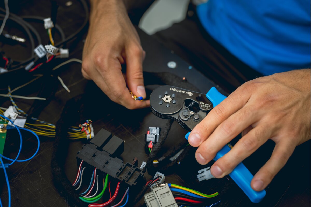 Hogert Crimping pliers for thin-walled ferrules