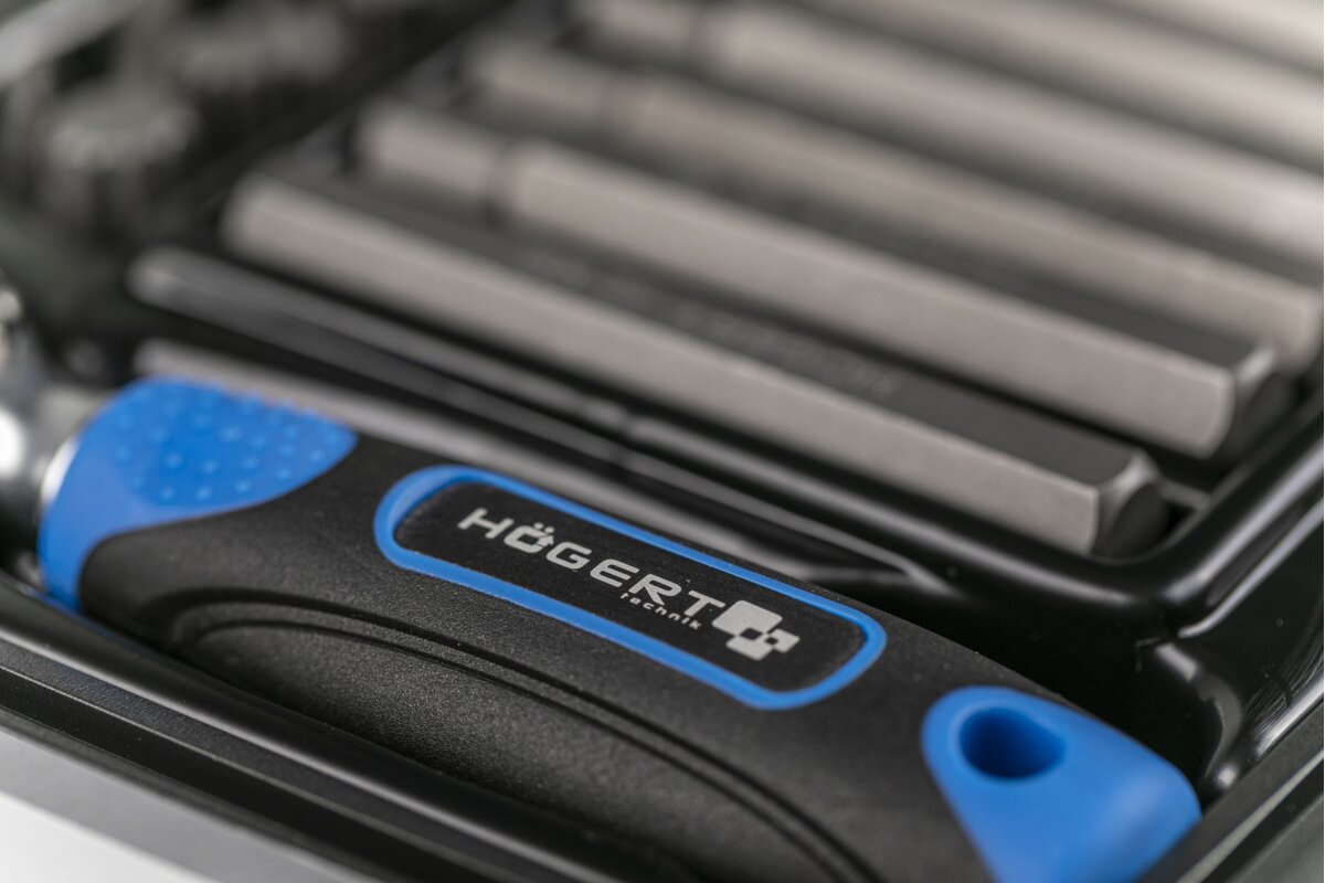 Hogert 37-piece screwdriver bits set with ratchet handle
