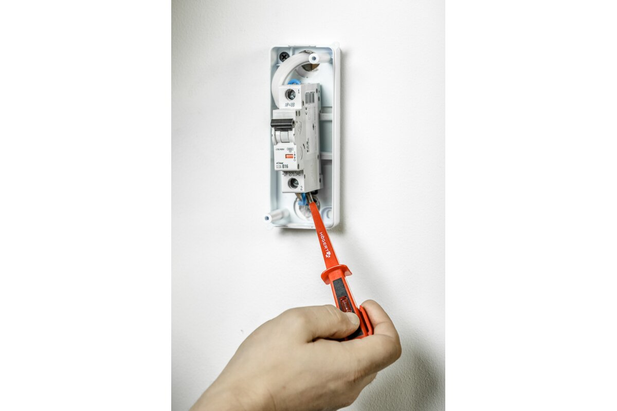 Voltage tester 100-250V, 150 mm