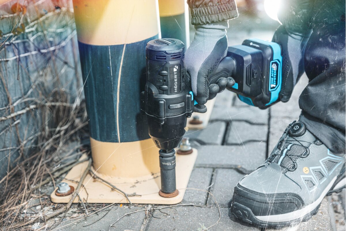 Hogert CORDLESS BRUSHLESS IMPACT WRENCH 1000 Nm 18V
