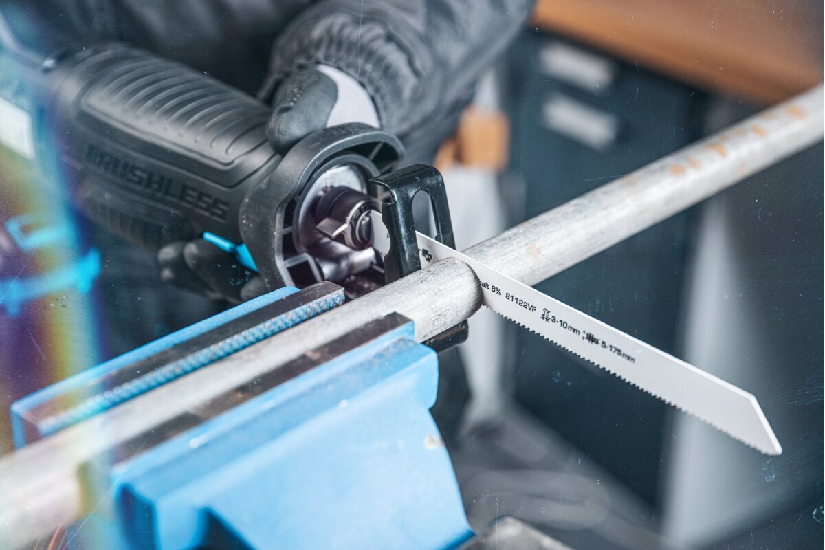 Hogert CORDLESS BRUSHLESS RECIPROCATING SAW 18V