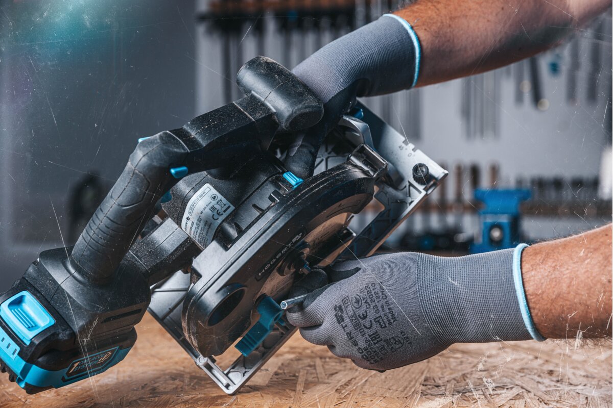 Hogert CORDLESS BRUSHLESS CIRCULAR SAW 18V