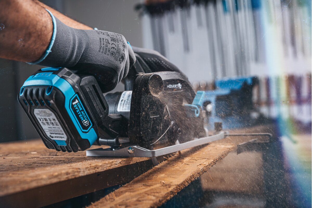 Hogert CORDLESS BRUSHLESS CIRCULAR SAW 18V