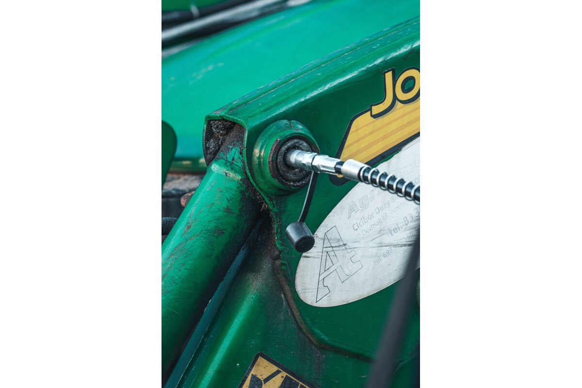 Hogert 18V cordless lubricator