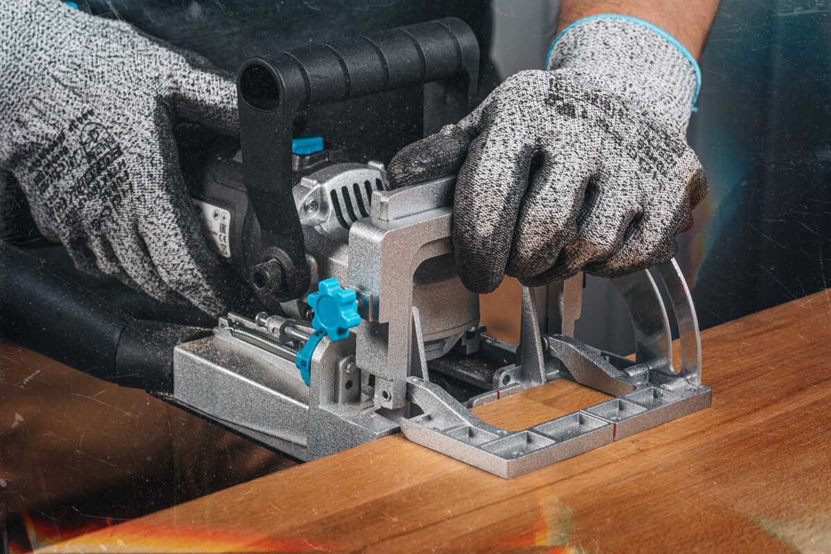 Hogert Milling machine for carpentry joints 18V