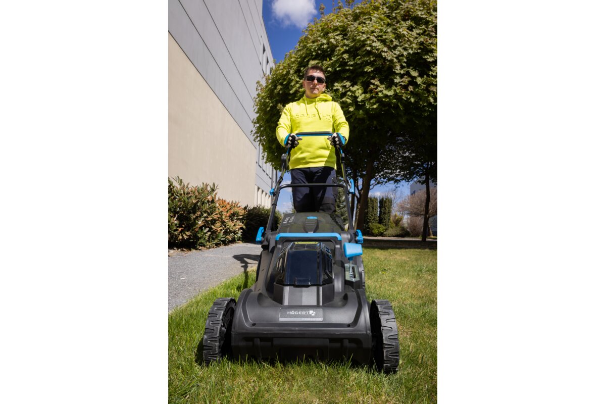 Brushless cordless lawnmower 43 cm 2x18V