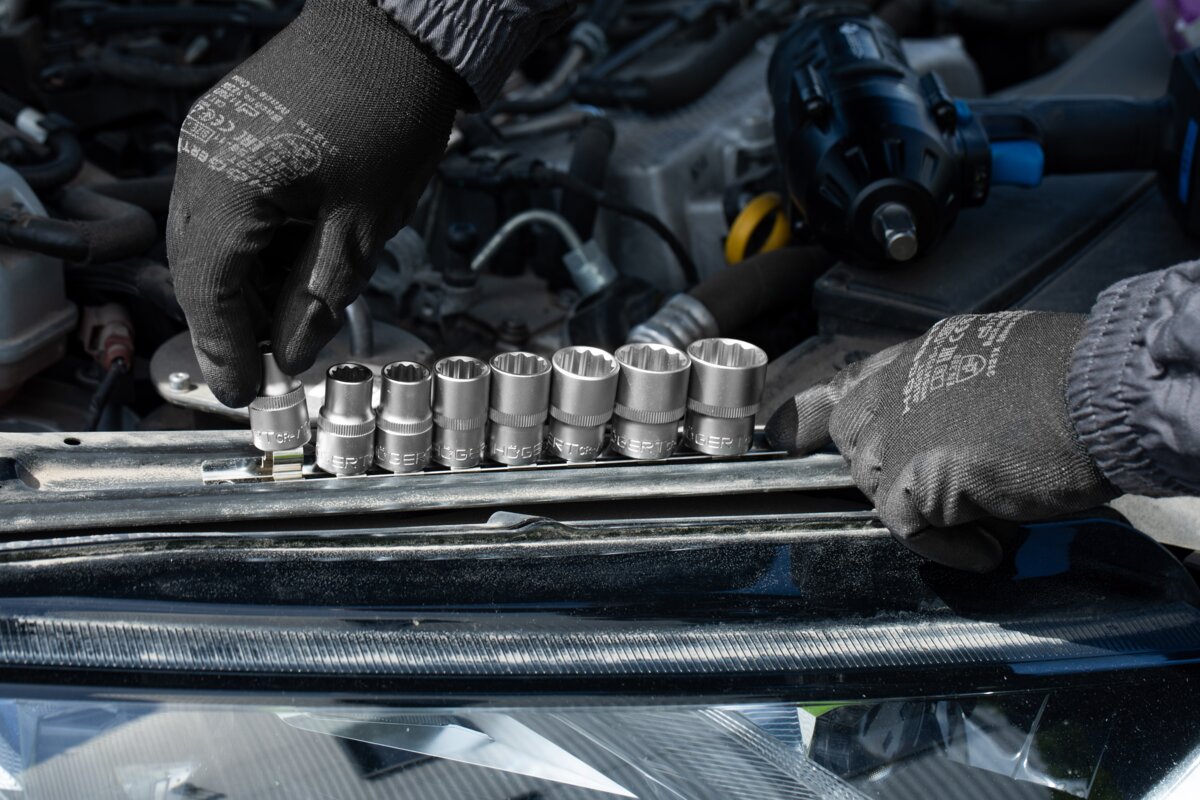 Hogert 1/2" 12-point socket wrench set. 8 pcs.
