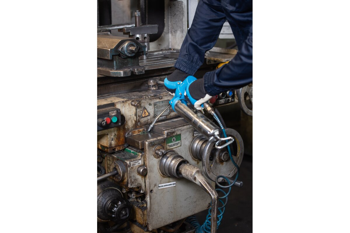 Hogert Pneumatic grease gun 400ml
