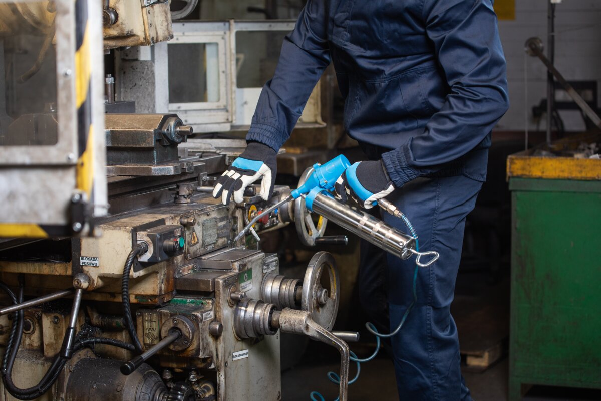 Hogert Pneumatic grease gun 400ml