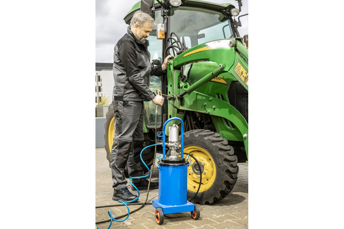 Hogert Air grease gun 12l