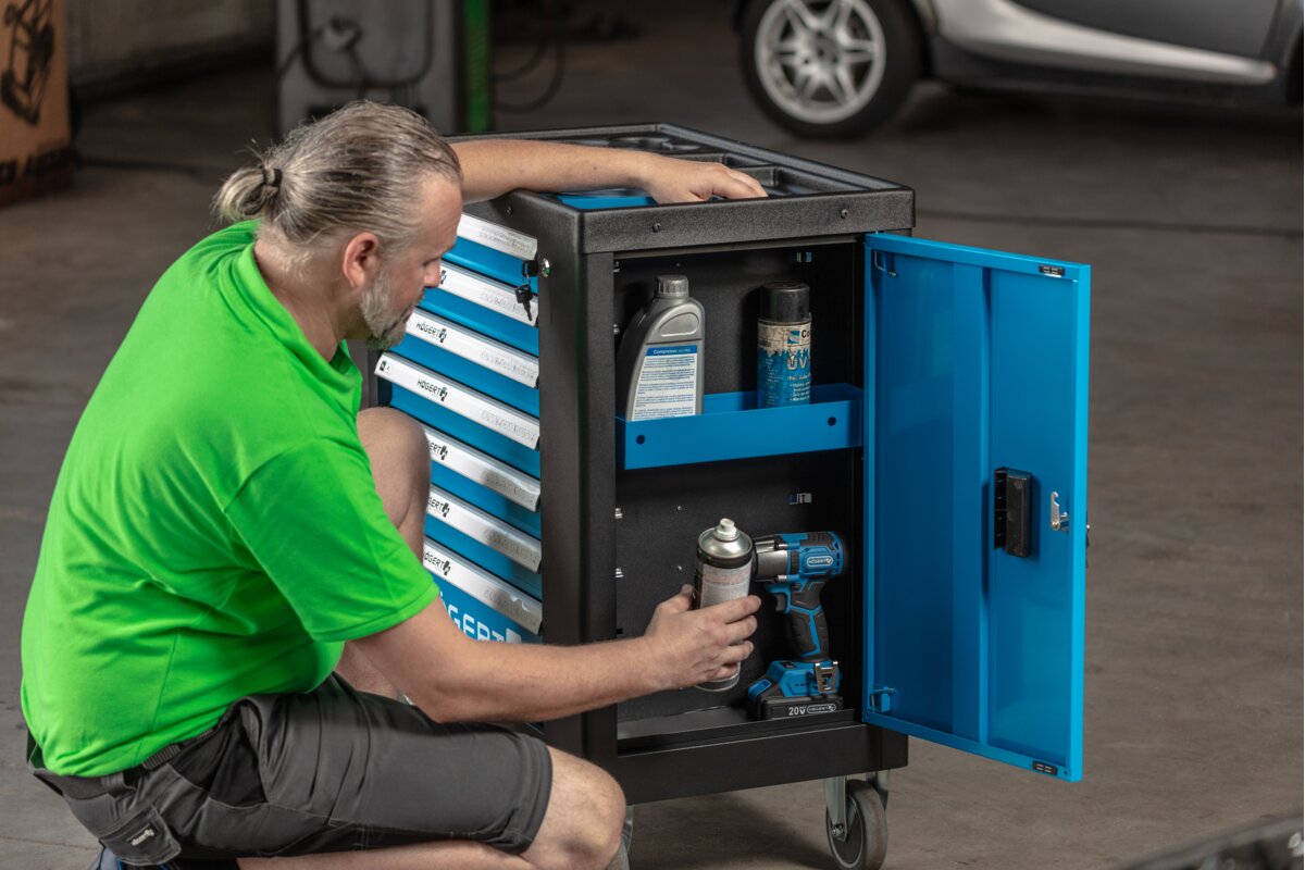Hogert 7-drawer tool cabinet with a side door with accessories, 544 pcs.