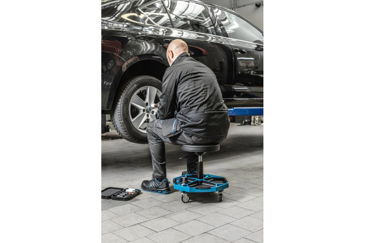 Hogert Adjustable workshop seat