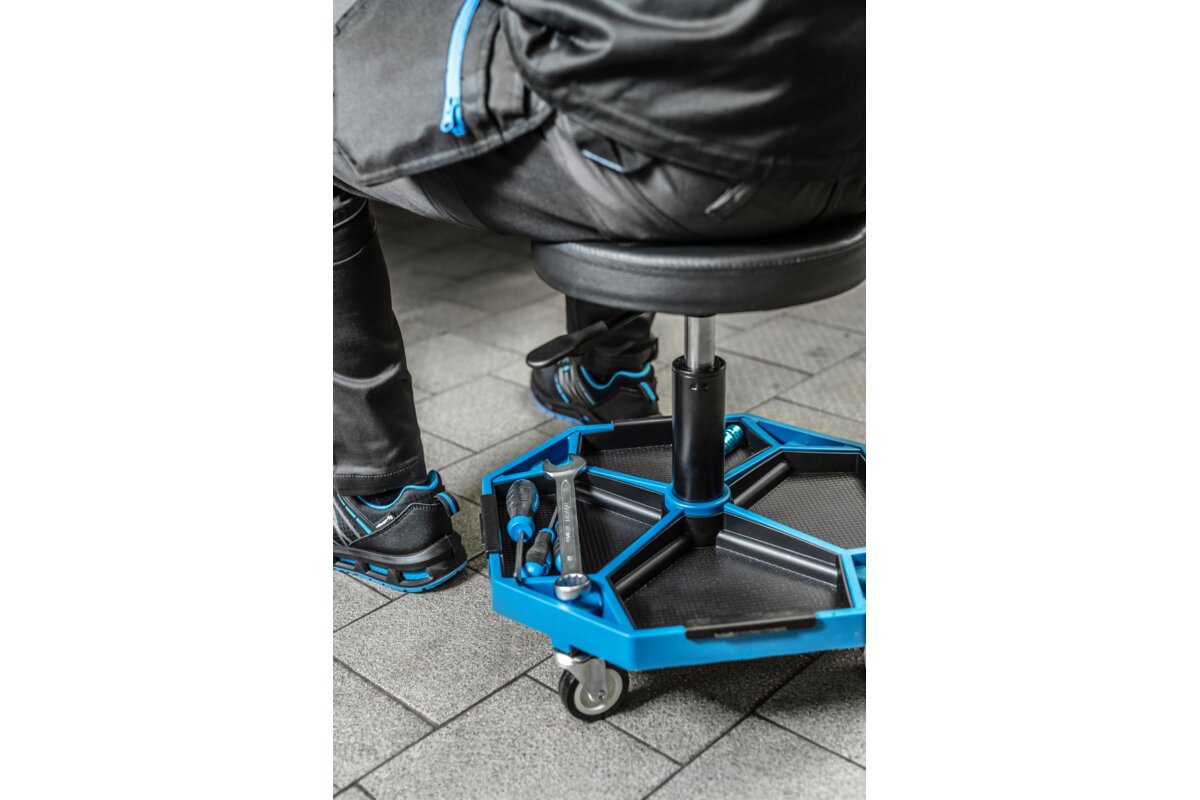 Hogert Adjustable workshop seat