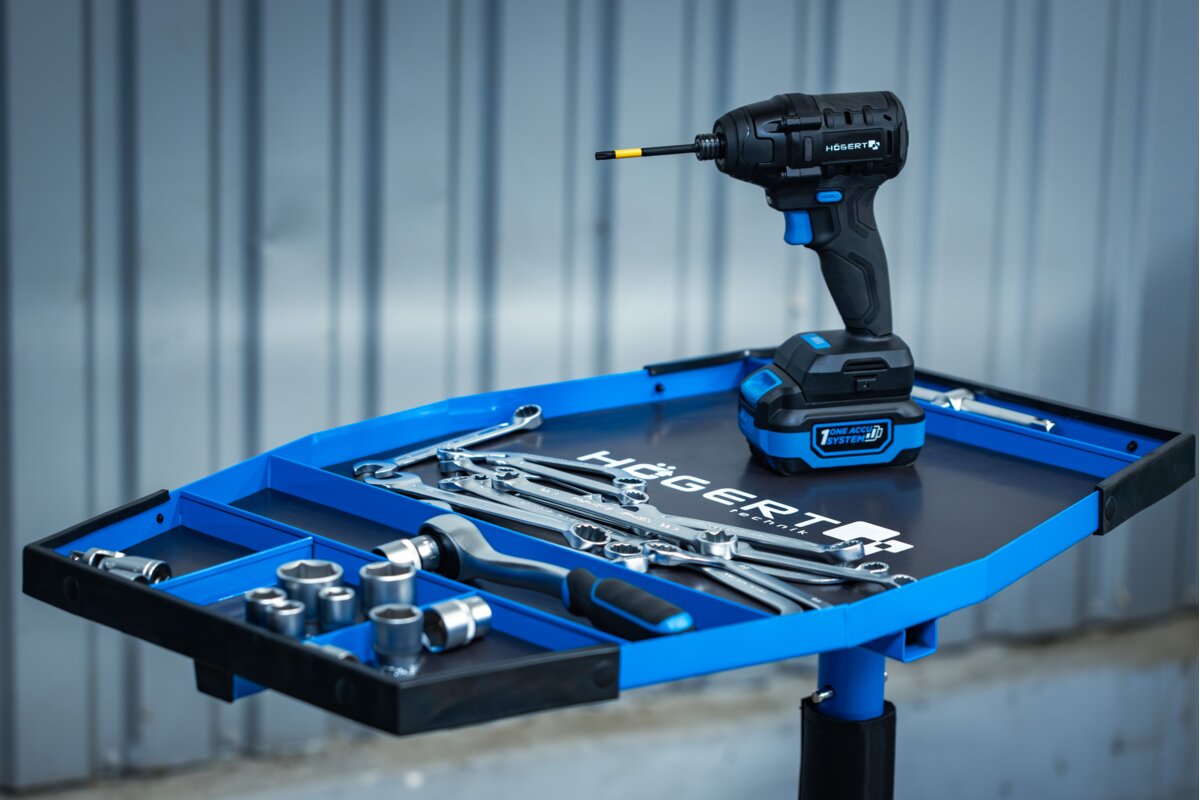 Hogert A table for service work