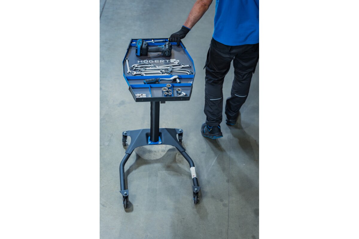 Hogert A table for service work