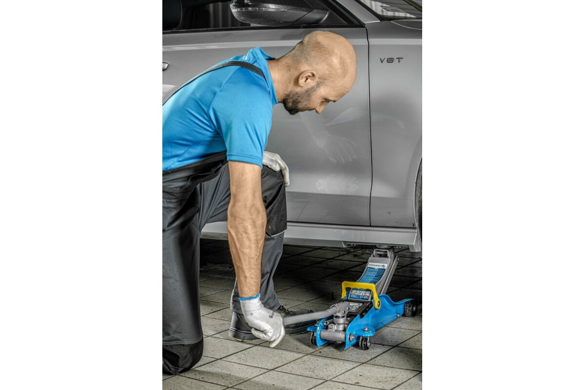 Hogert Hydraulic bottle jack, low profile 2 tonnes, 89-359 mm