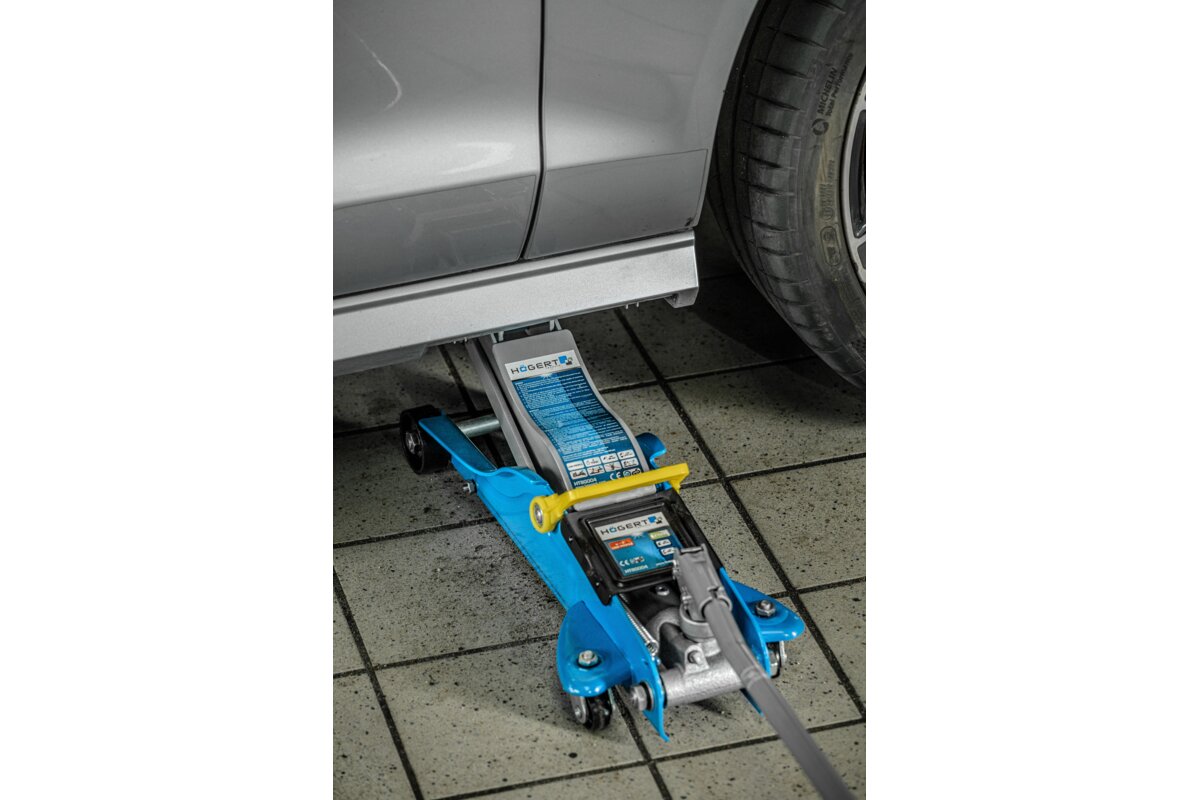 Hogert Hydraulic bottle jack, low profile 2 tonnes, 89-359 mm