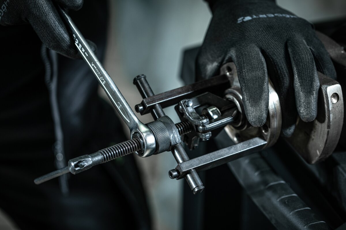 Hogert Bearing puller 12-38 mm