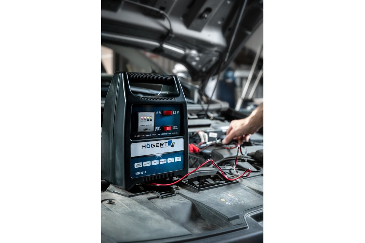 Hogert Electronic battery charger 6-12V, 12A