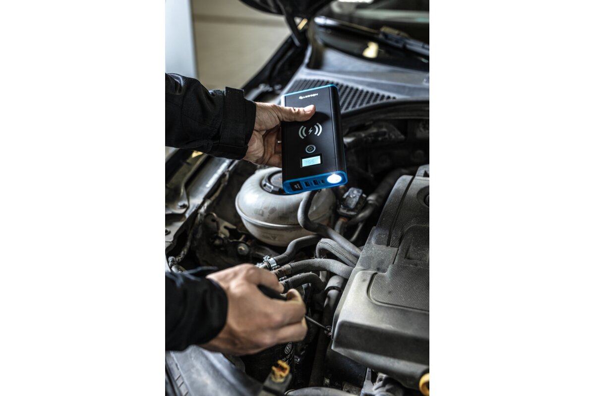 Hogert Lithium jump starter 400A with 10W wireless charger