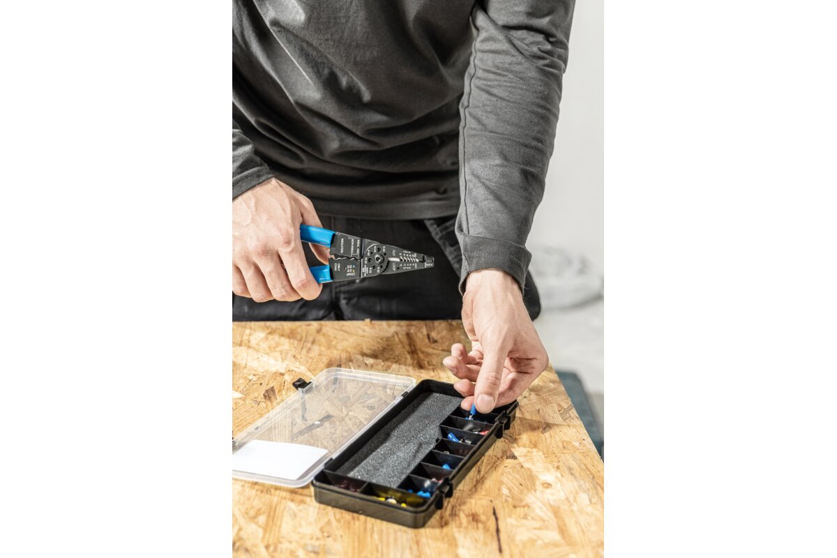 Hogert Crimping pliers for terminals with insulation stripper + connectors, 86 pcs.