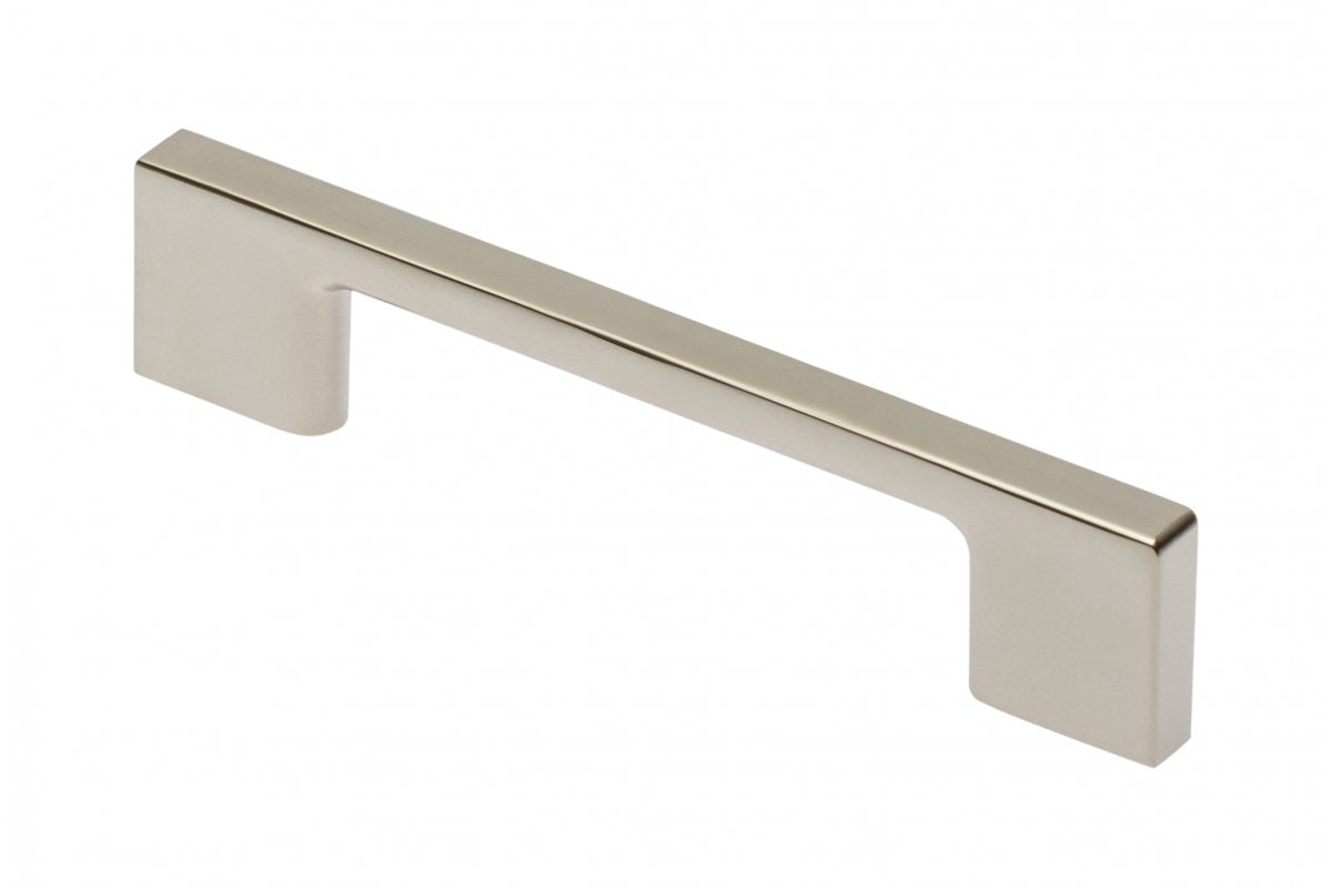 Zamak handle 819 C=96mm satin