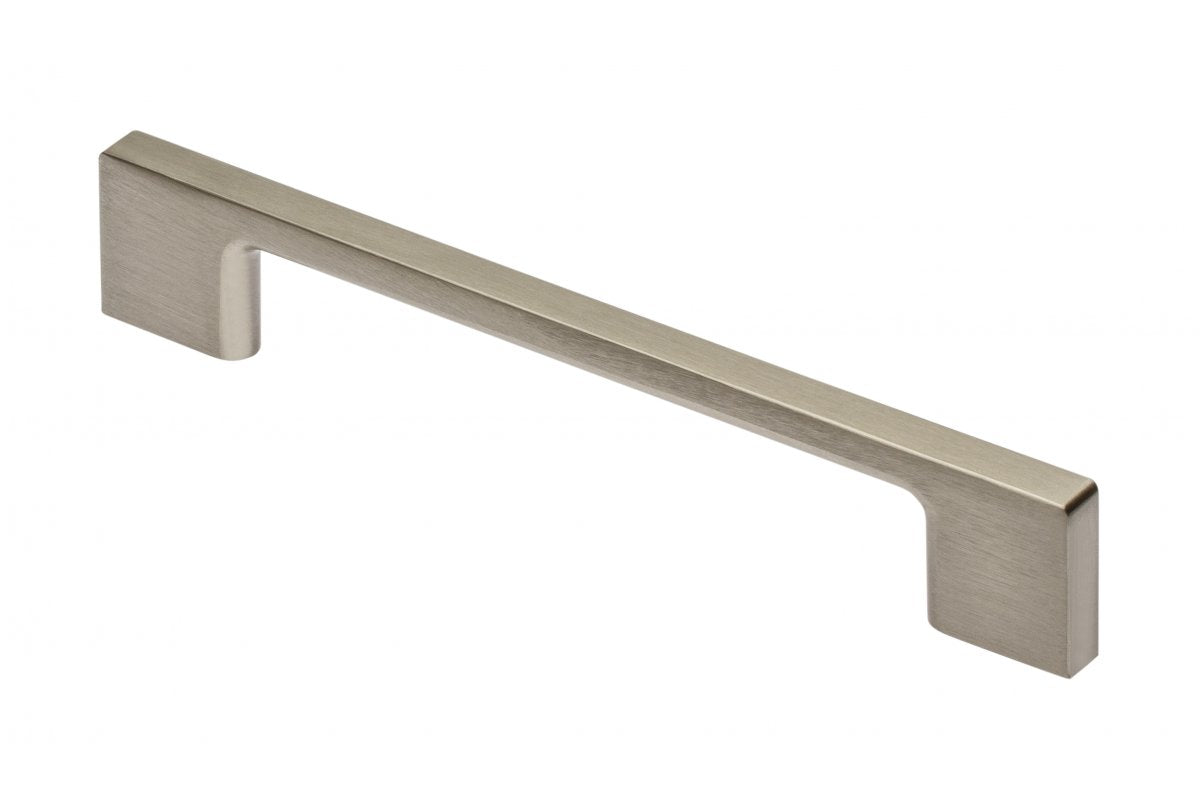 Zamak handle 819 C=128mm brushed steel